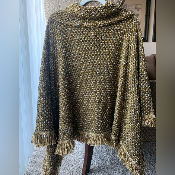 ST.JOHN Turtleneck Sweeter Shawl Cape Fringed Sleeves and Hem Wool Blend Mustard - Picture 4 of 14